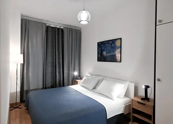 Three Lavenders Elegant Apartment